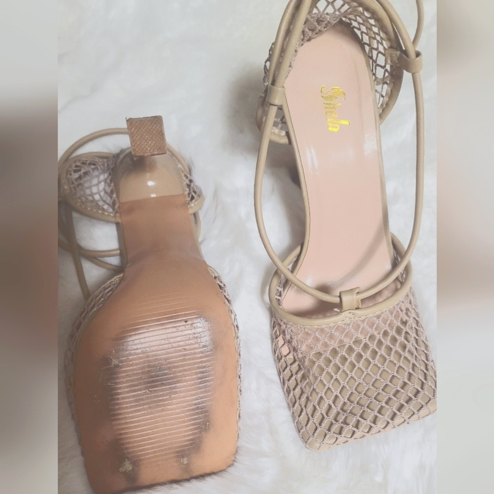 Shoes - Picture 4 of 6